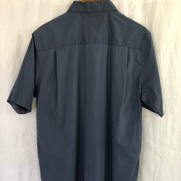 Travis Mathew S/S Button Up Large - Picture 2 of 3